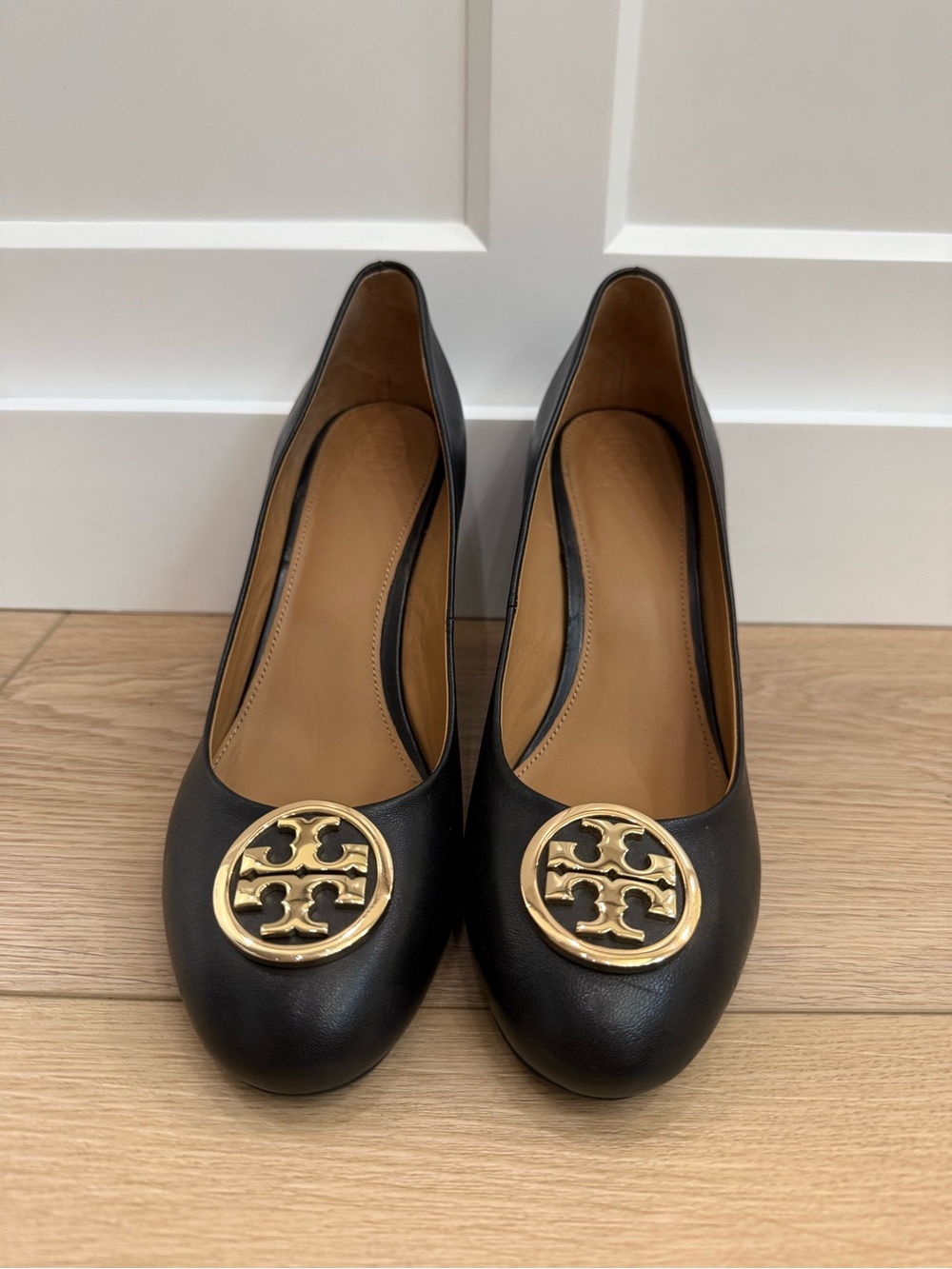 Tory Burch Black Leather Heels with Gold Logo Medallion size 9.5
